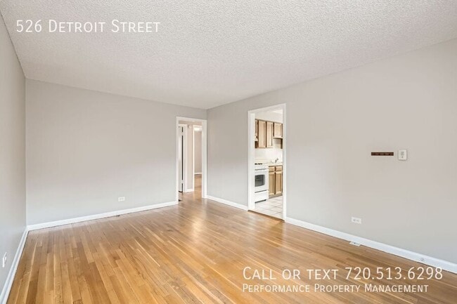 Building Photo - 526 Detroit St