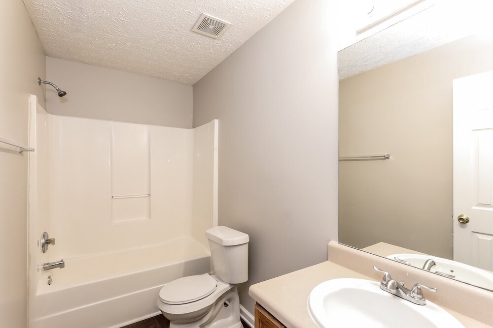 Building Photo - 102 Inverness Trce