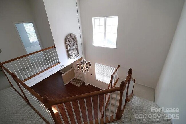 Building Photo - 10979 Princeton Village Dr