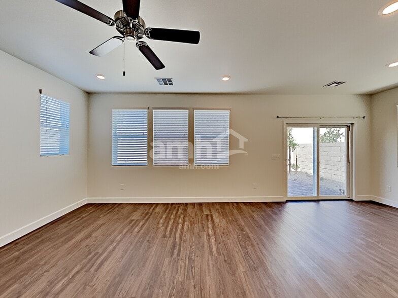 Building Photo - 4725 Tire Swing St