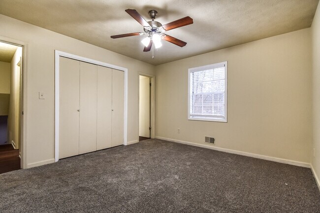 Building Photo - Charming 3-Bedroom Home