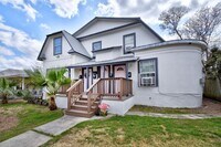 Building Photo - Large 2-Bedroom Near I-10 & Culebra