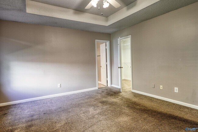Building Photo - 126 Champions Green Dr