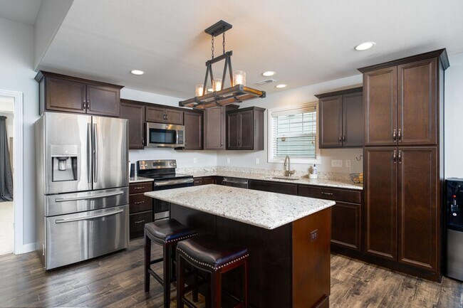 Building Photo - Southwest Columbia Home