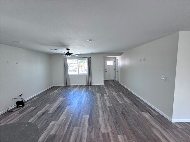 Building Photo - 2020 Whitewater Dr