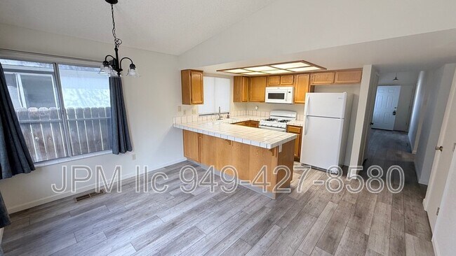 Building Photo - 1747 Bluehaven Dr