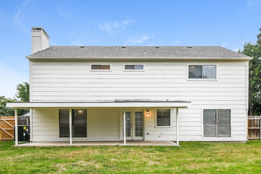Building Photo - 3956 Wrenwood Dr