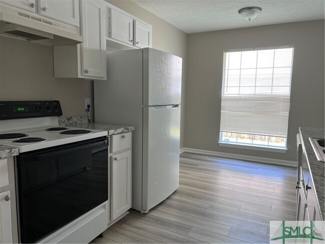 Building Photo - 132 Longleaf Cir