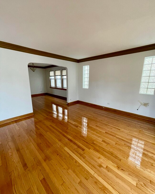 Building Photo - 4918 W Altgeld St