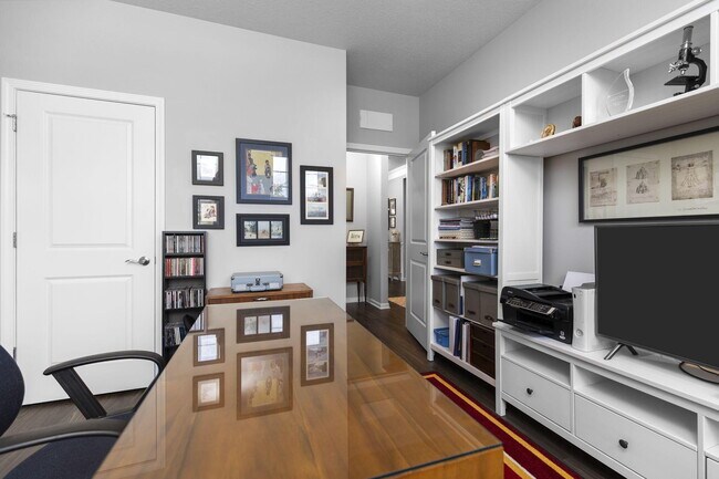 Building Photo - 402 Henstride Ct
