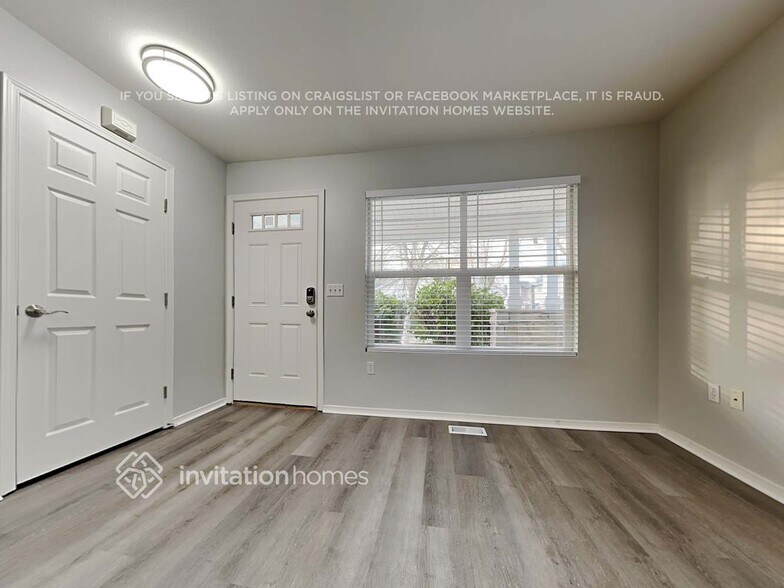 Building Photo - 3632 4th Ave NW