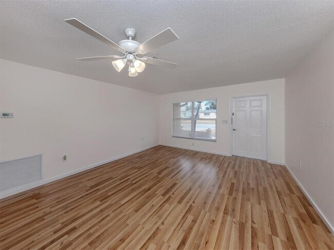 Building Photo - 1215 Mango Ave
