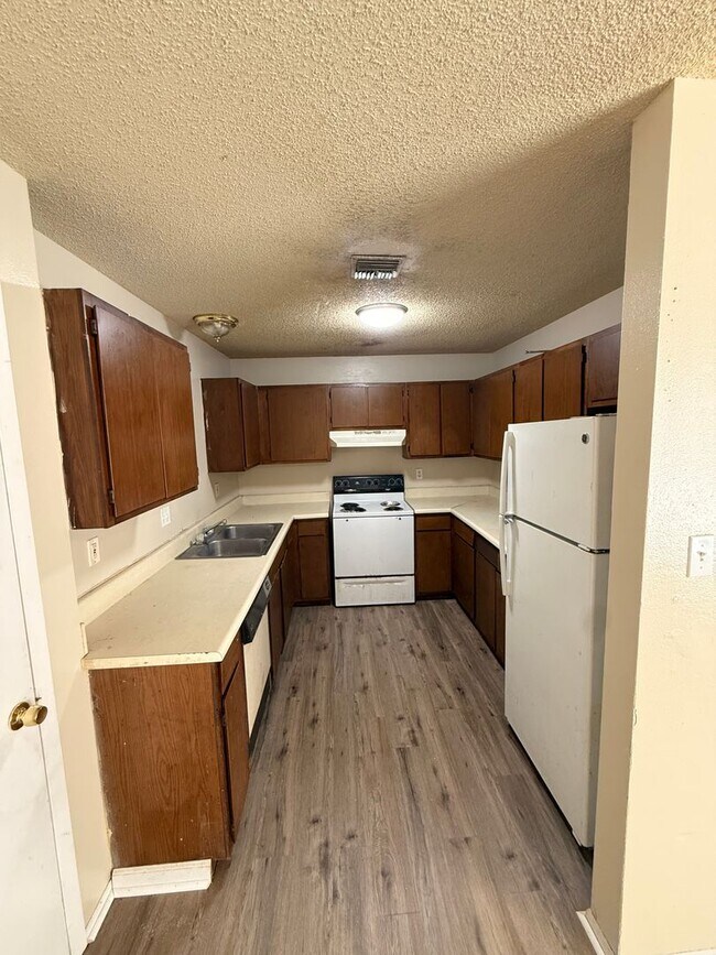 Building Photo - 106 Vieux Orleans Cir