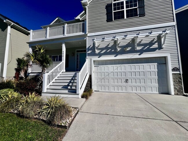 Building Photo - Luxury Beachside Home – Steps from the Bay!