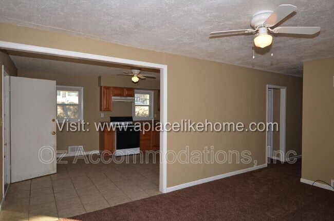 Building Photo - 9811 Marsh Ave