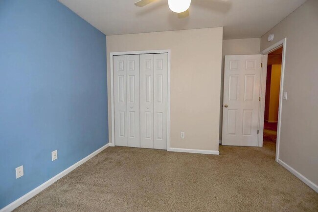 Building Photo - Spacious home located in the beautiful and well-established community of Magnolia Bluff in Lake C...