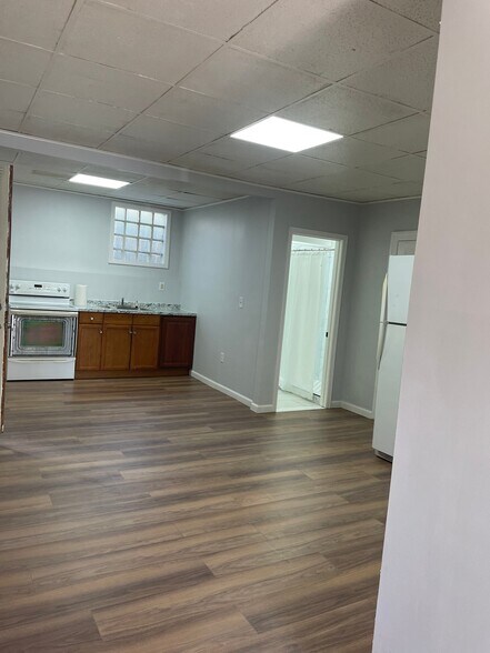 Building Photo - 1109 Girard Ave
