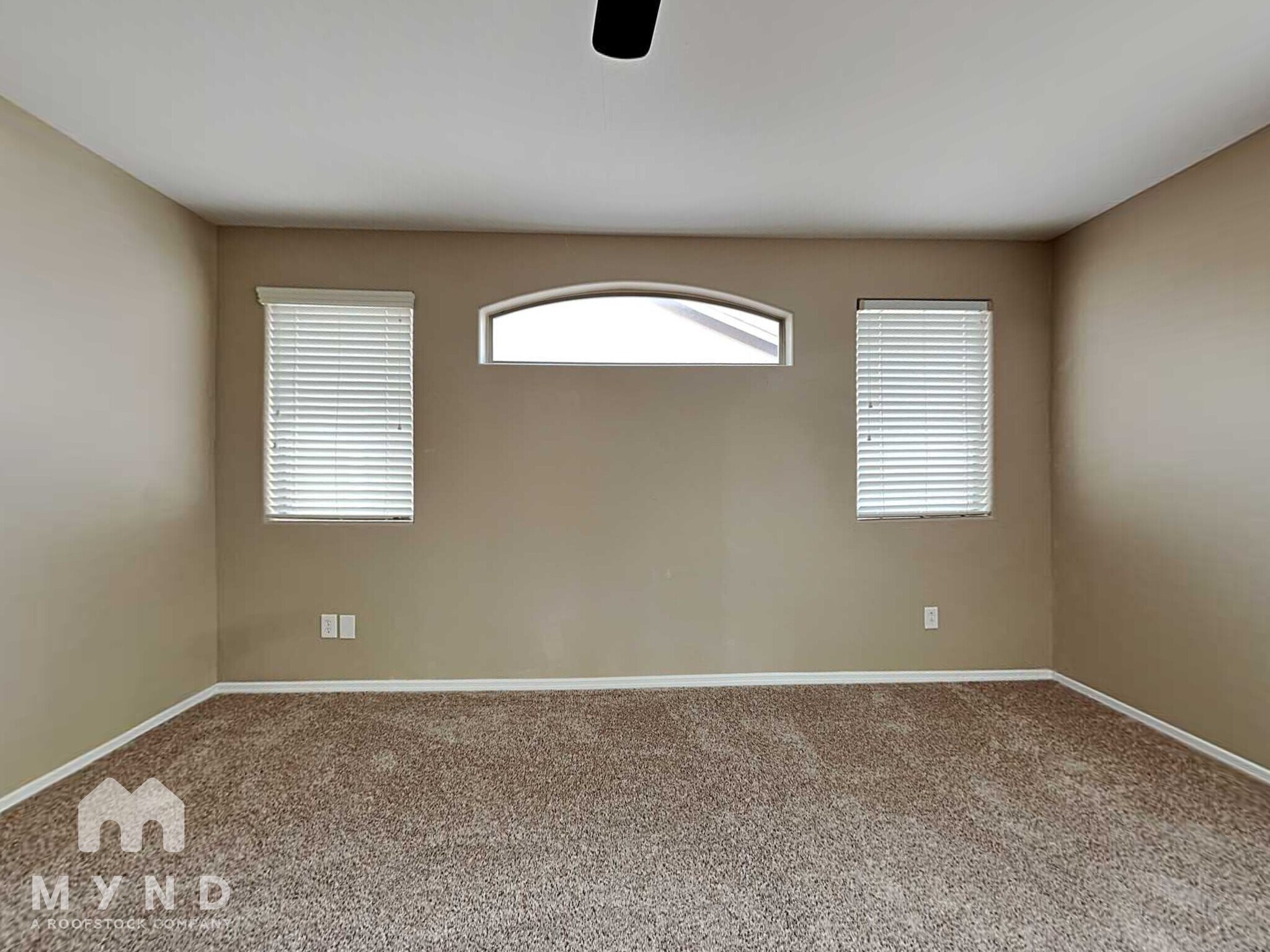 Building Photo - 9924 E Edgewood Ave