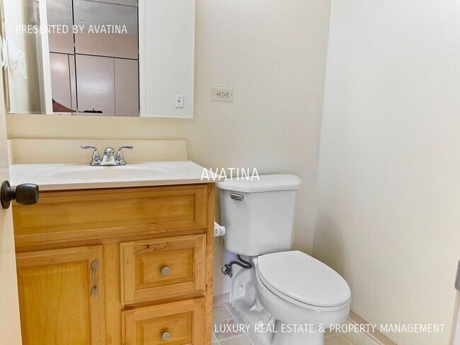 Building Photo - 46-255 Kahuhipa St A301-