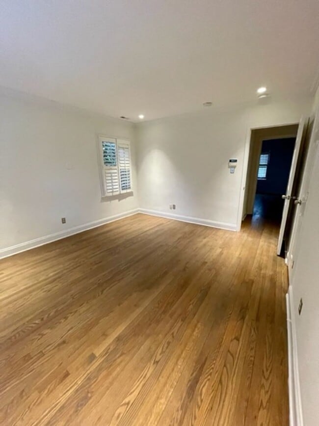 Building Photo - Pristine Cotswold Ranch for Lease!
