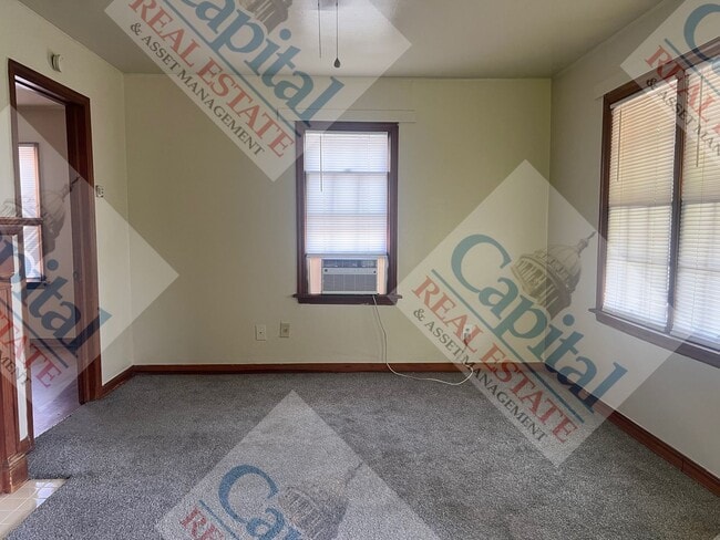 Building Photo - Take the Key!!!