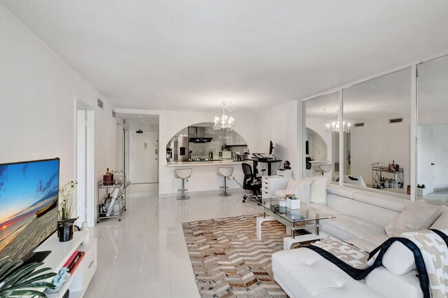 Building Photo - 401 Ocean Dr