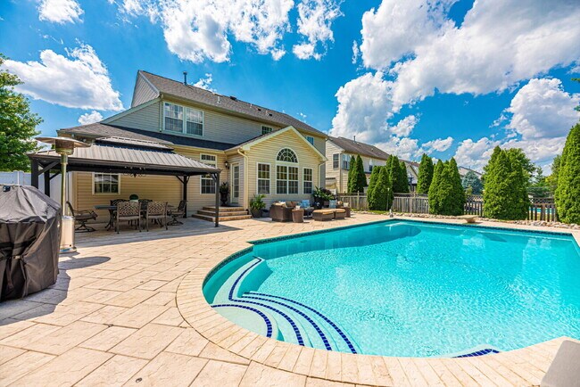 Building Photo - Beautiful 4-Bedroom Colonial in Walkersville