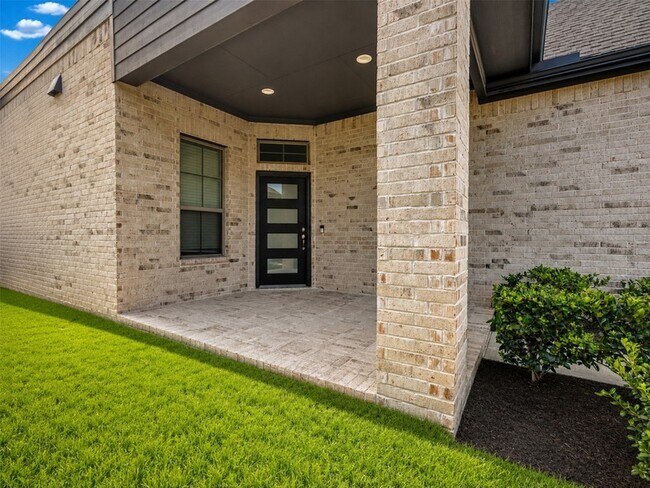 Building Photo - 10643 Wild Chives