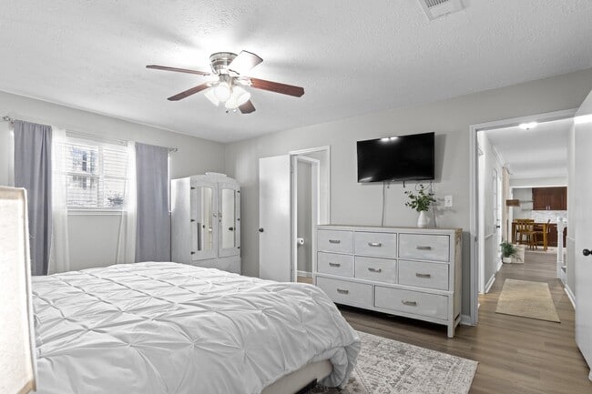 Building Photo - 13910 Ella Lee Ln