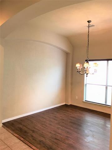 Building Photo - 2617 Independence Dr