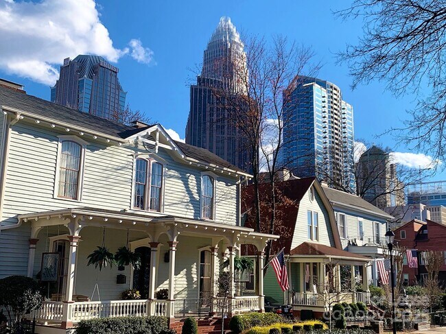 Building Photo - 611 N Pine St