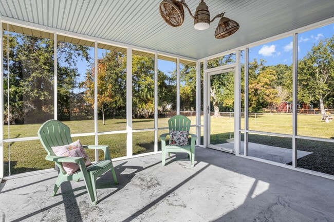 Building Photo - 114 Lassere Cir