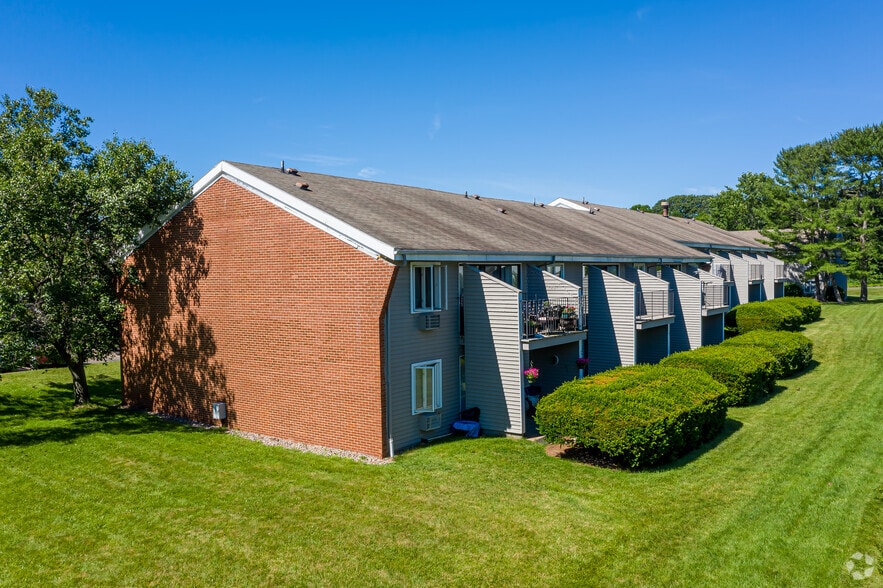 Building Photo - Branford Hills Apartments