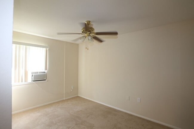 Building Photo - Kapolei - Aeloa Terrace - renovated ground...