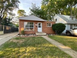 Building Photo - 1377 Chapin Ave