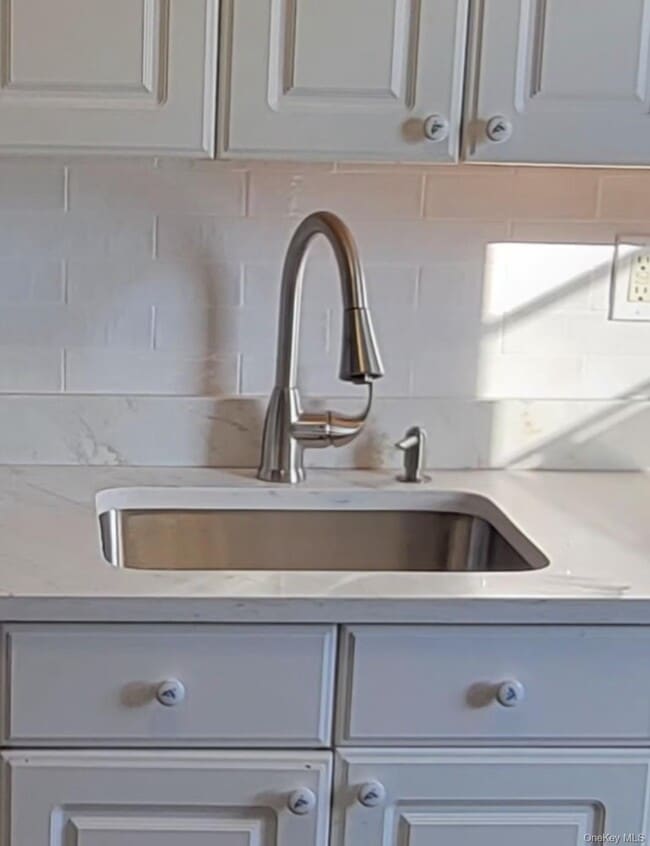 Building Photo - 64 Kent Rd