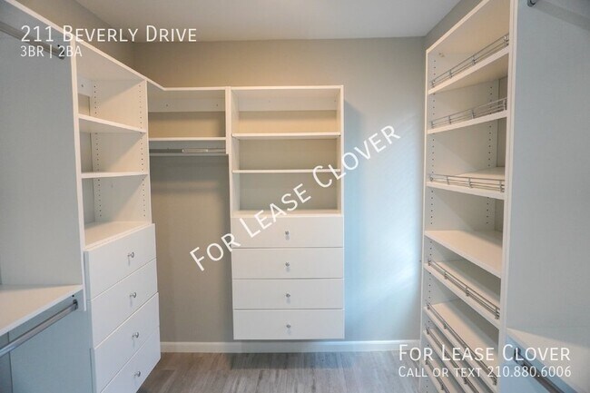 Building Photo - 211 Beverly Dr