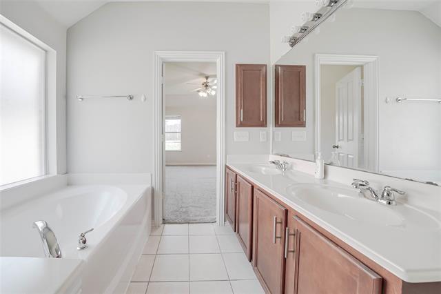 Building Photo - 1813 Caney Creek Dr