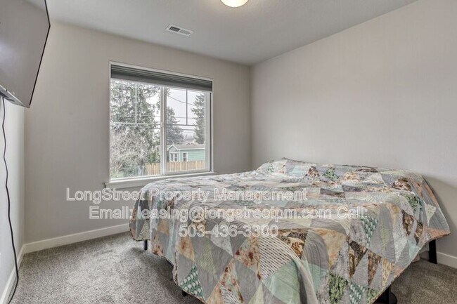 Building Photo - 6314 SE 87th Ave