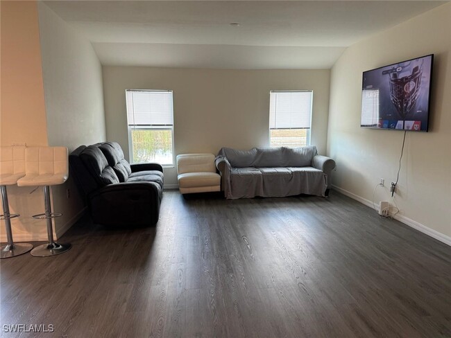 Building Photo - 2515 SW 2nd Terrace