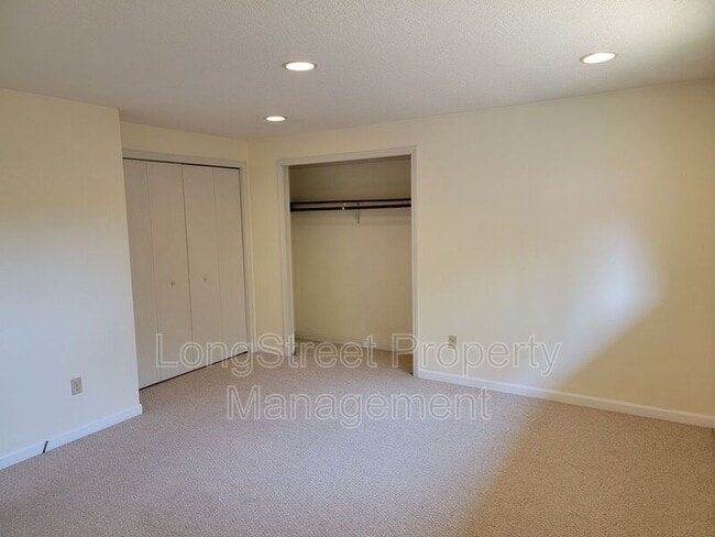 Building Photo - 3947 NW Tamarack Dr