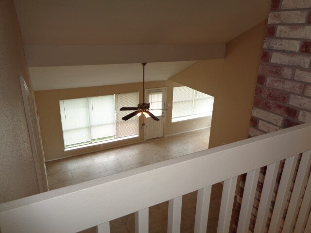 Building Photo - 16318 Leamington Ln