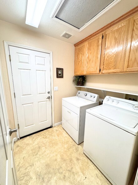 Building Photo - 5206 Fawn Hollow Way