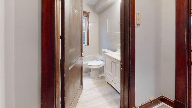 Building Photo - 3210 W 98th St