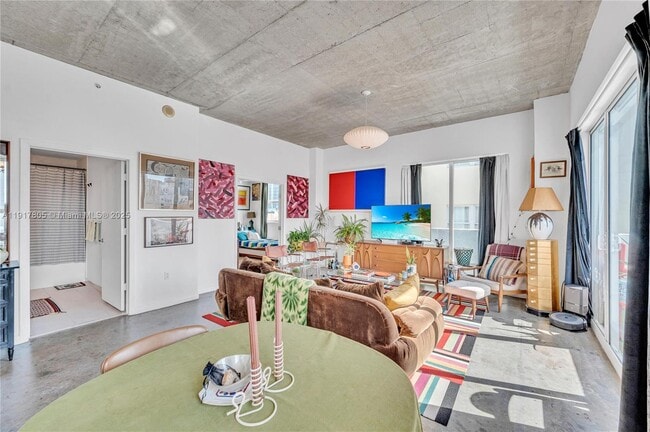 Building Photo - 133 NE 2nd Ave