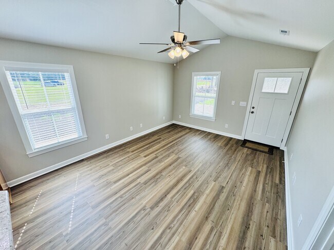 Building Photo - 3935 Mickey Ln