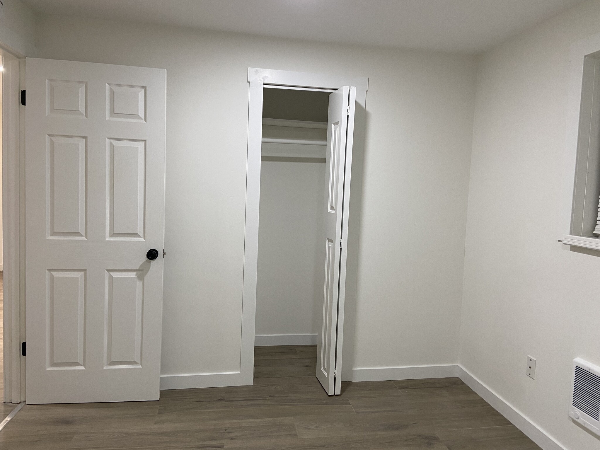 Building Photo - 9535 Ashworth Ave N