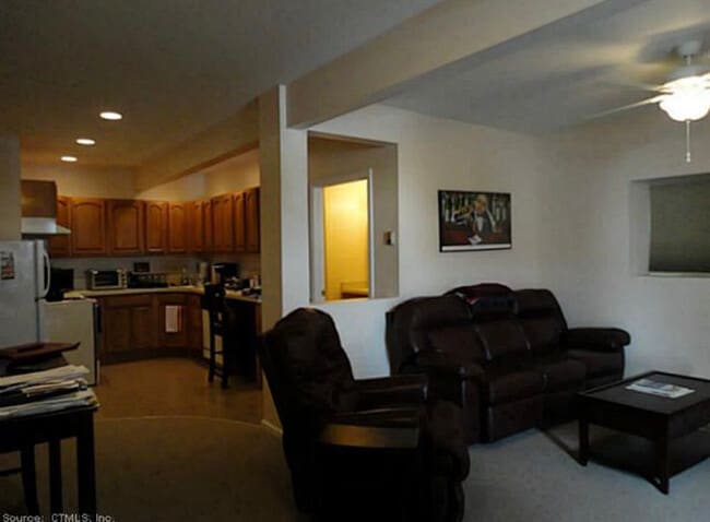 Building Photo - 205 Adams St