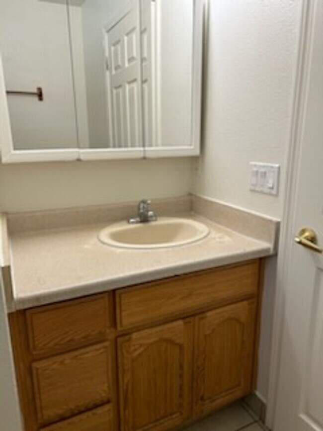 Building Photo - *Nice 3 BEDROOM House For $2100*