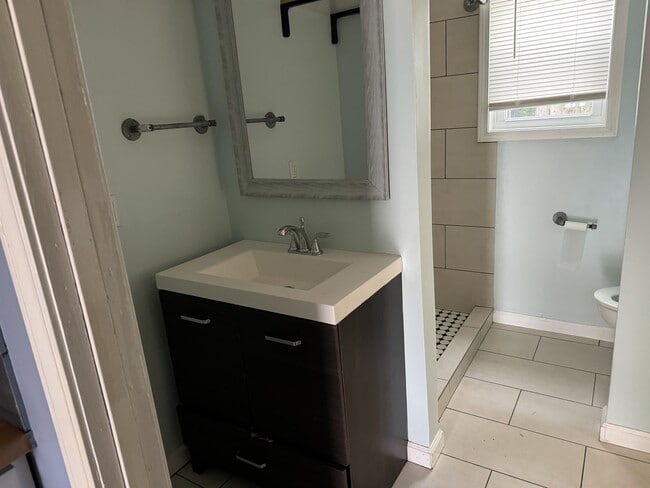 Building Photo - 633 Ohio St